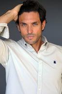 Camisa Hombre Sarga Beige Cuello Botón