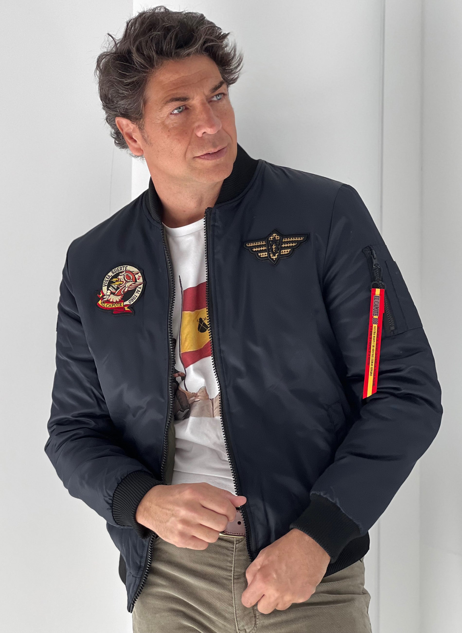 Bomber Marino y Reversible Parches Hombre Capote