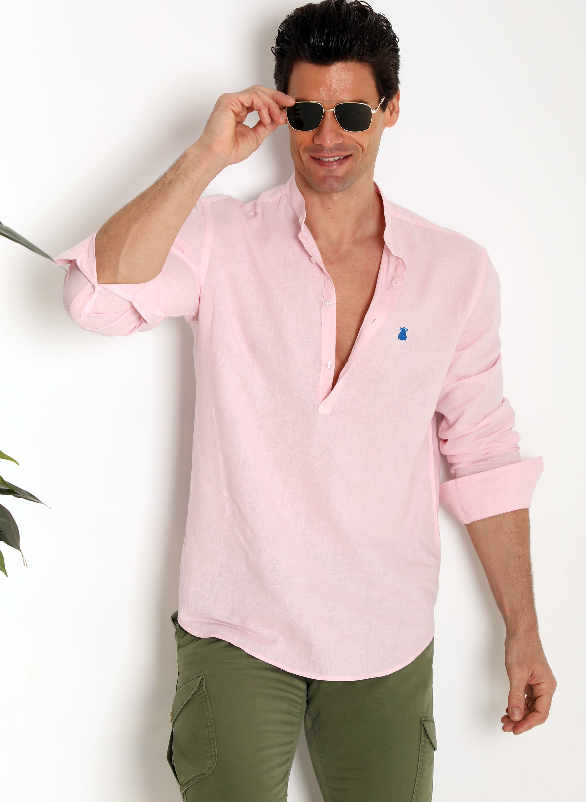 T-shirt col mao en lin rose pâle pour homme