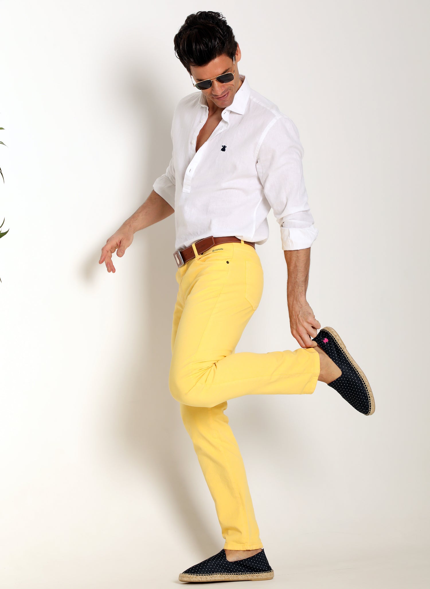 Pantalon 5 poches homme jaune