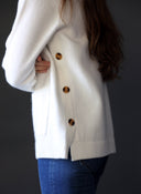 Jersey Blanco Roto Botones Mujer