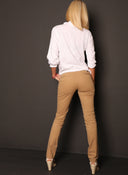 Pantalón Tipo Chino Turrón Mujer