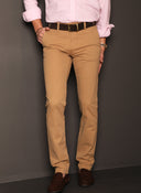 Pantalón Tipo Chino Turrón Hombre