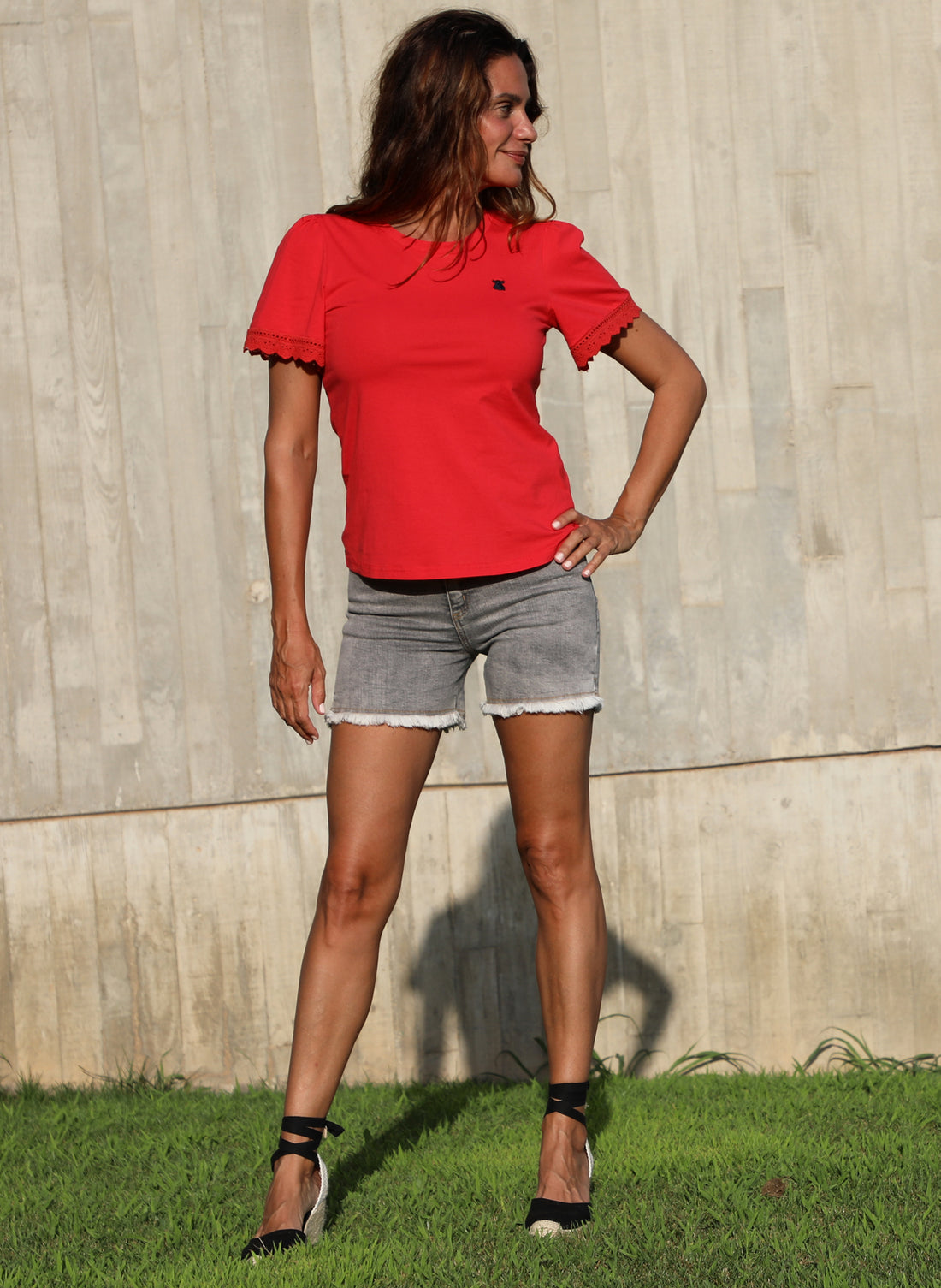 T-shirt red for women with ruffled stains