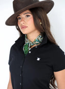 Polo Negro con Tapeta Abotonada Mujer