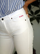 Pantalón Blanco Capote Rosa 5 bolsillos Mujer