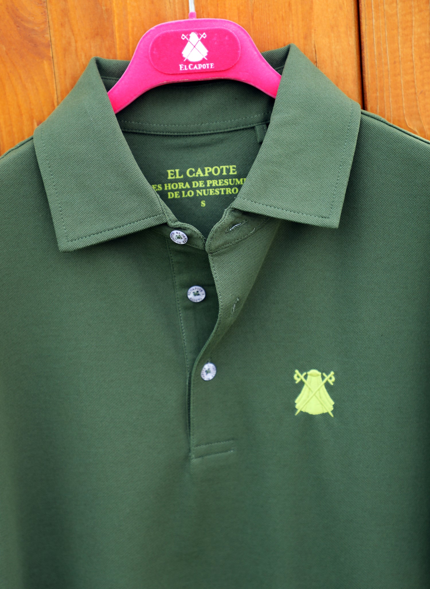 Herren-Poloshirt aus technischem Stoff in schlichtem Grün