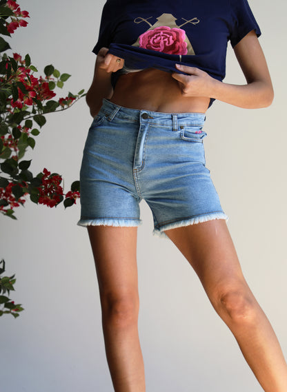 Damen-Jeansshorts mit aufgesticktem Logo