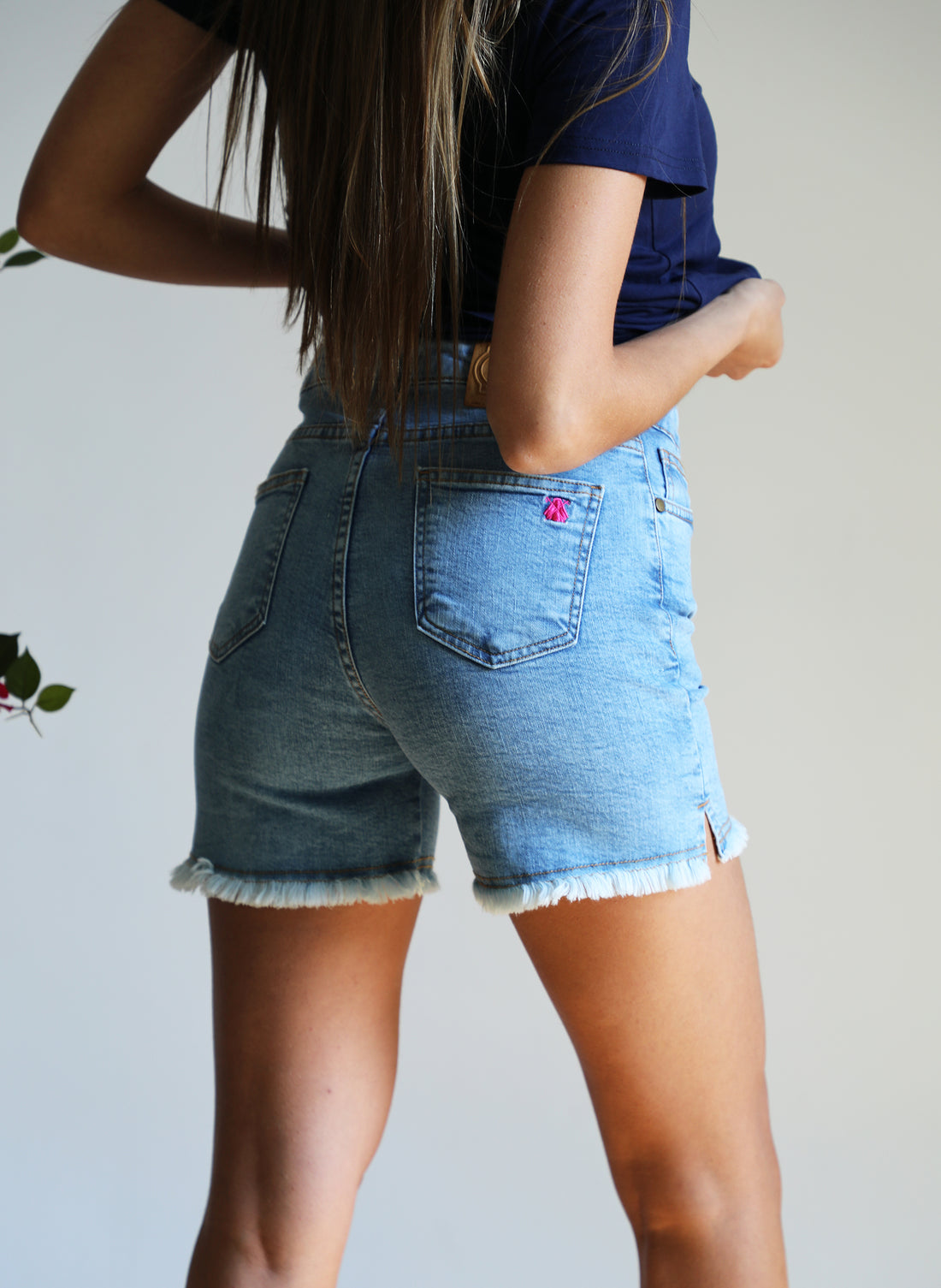 Short in denim with brodé logo for women