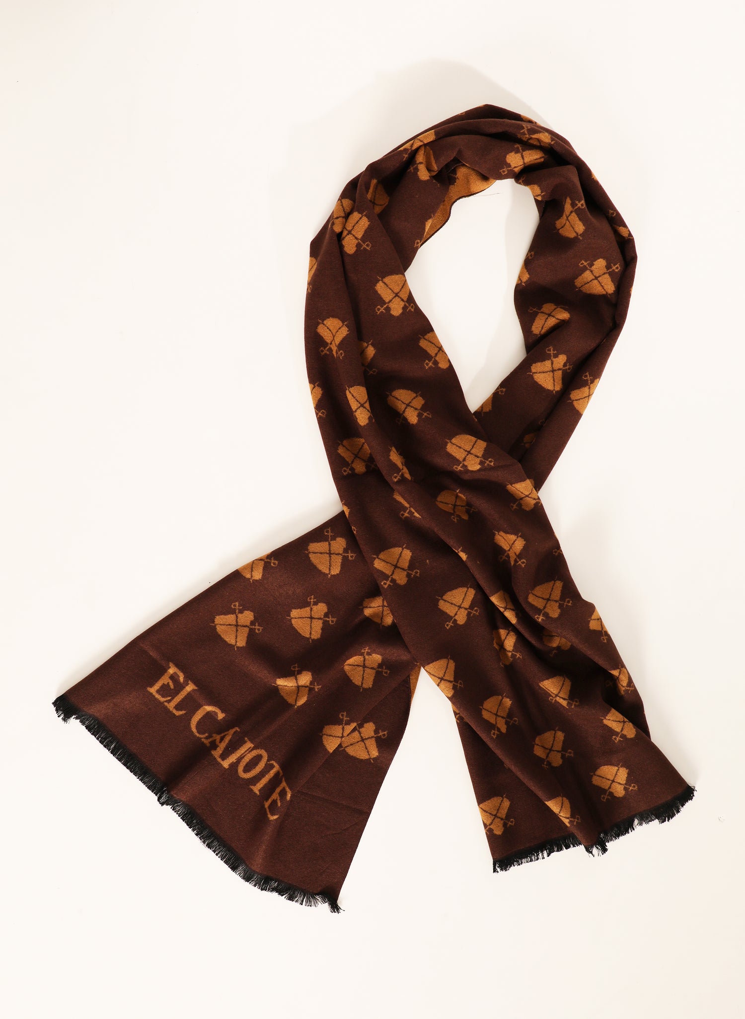 Brauner Schal mit kamelfarbenen Umhängen