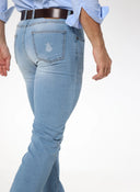 Pantalón Denim Logo Laser Hombre