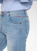 Pantalón Denim Logo Laser Hombre