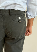 Pantalón tipo Chino Tencel Kaki Hombre