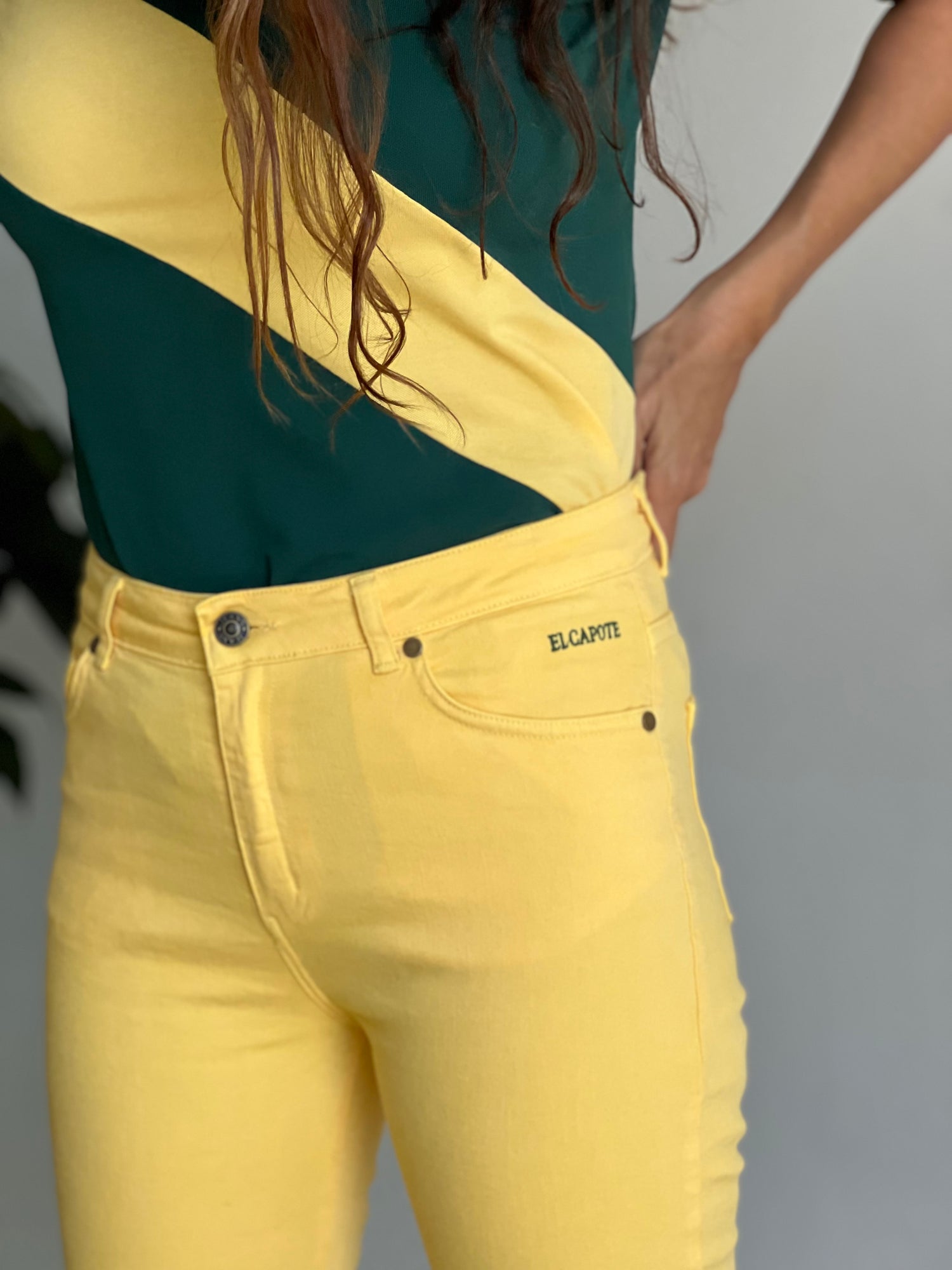 Pantalon 5 poches jaune pour femme