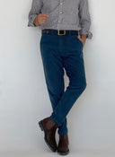Pantalón Tipo Chino Micro Pana Azul Petróleo Hombre
