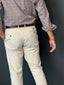 Pantalón Tipo Chino Micro Pana Beige Hombre