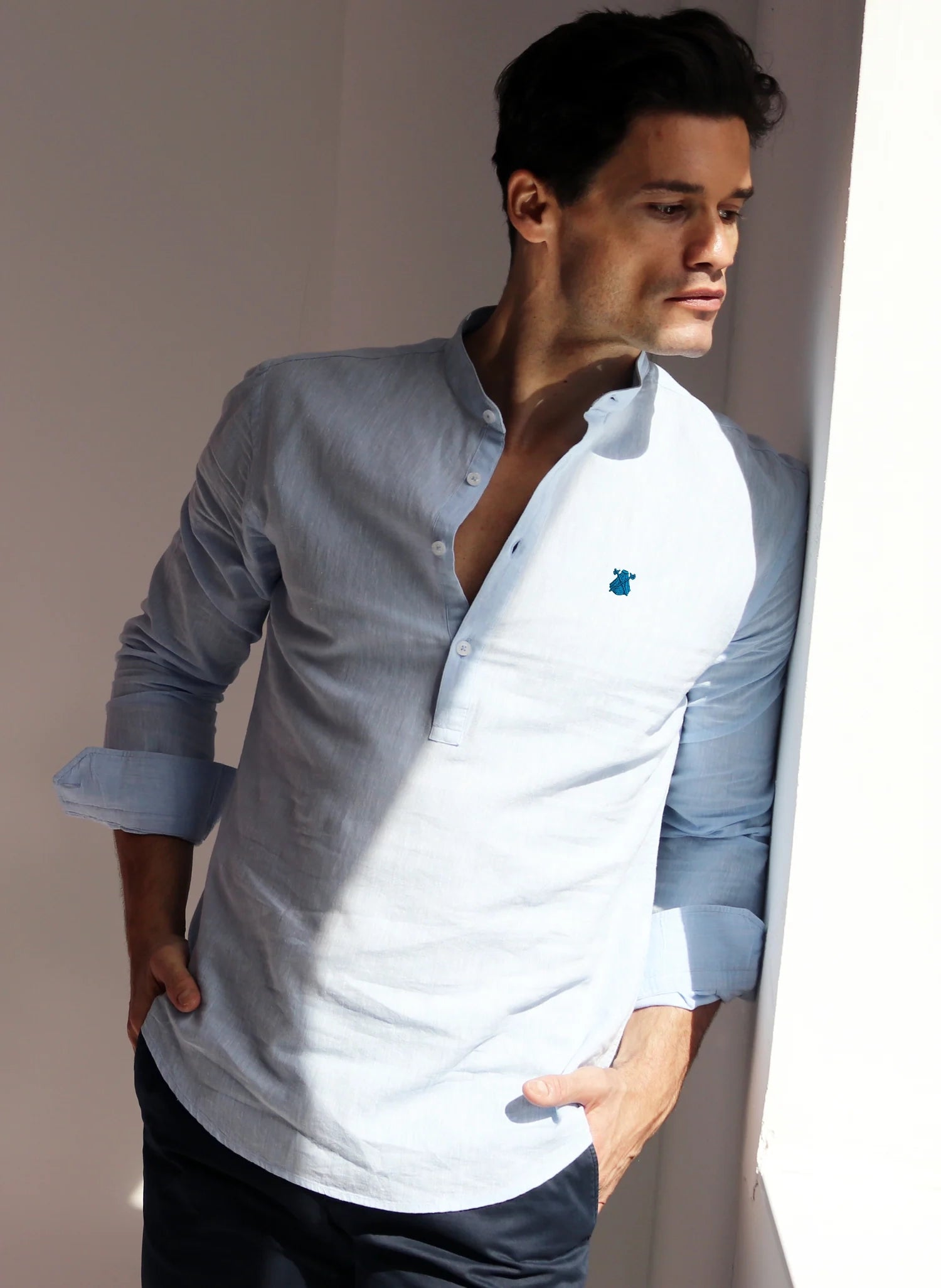 Polera Celeste Lino Cuello Mao Hombre El Capote