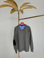 Jersey Hombre Cuello Pico Gris Coderas Azules