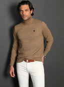 Jersey Cuello Alto Camel Hombre