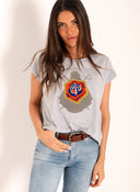 Camiseta  Gris Capote con Clavel Mujer