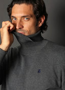 Jersey Cuello Alto Gris Hombre
