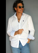 Camisa Blanca Contrastes Florecitas Hombre