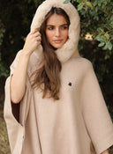 Capa Camel con Capucha Mujer