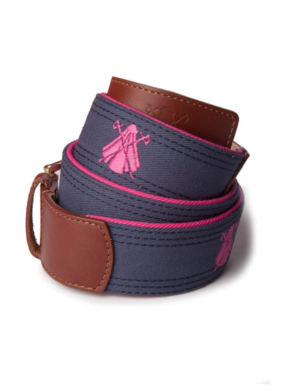 Blauer Gürtel Logos Pink Cape