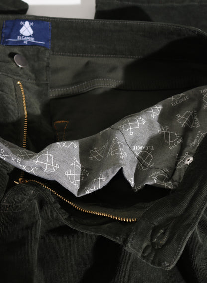 Dunkelgrüne Herrenhose aus Microcord