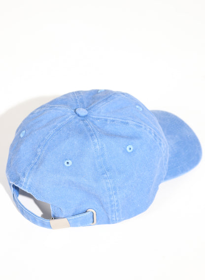Blaue Kappe mit gewaschenem Effekt