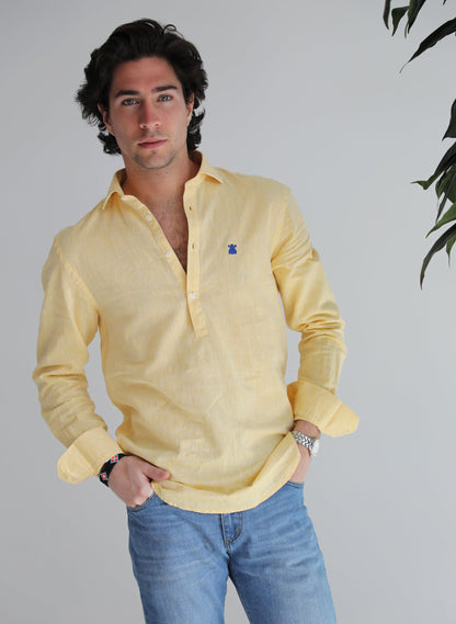 Herren Gelbes Leinenhemd mit italienischem Kragen