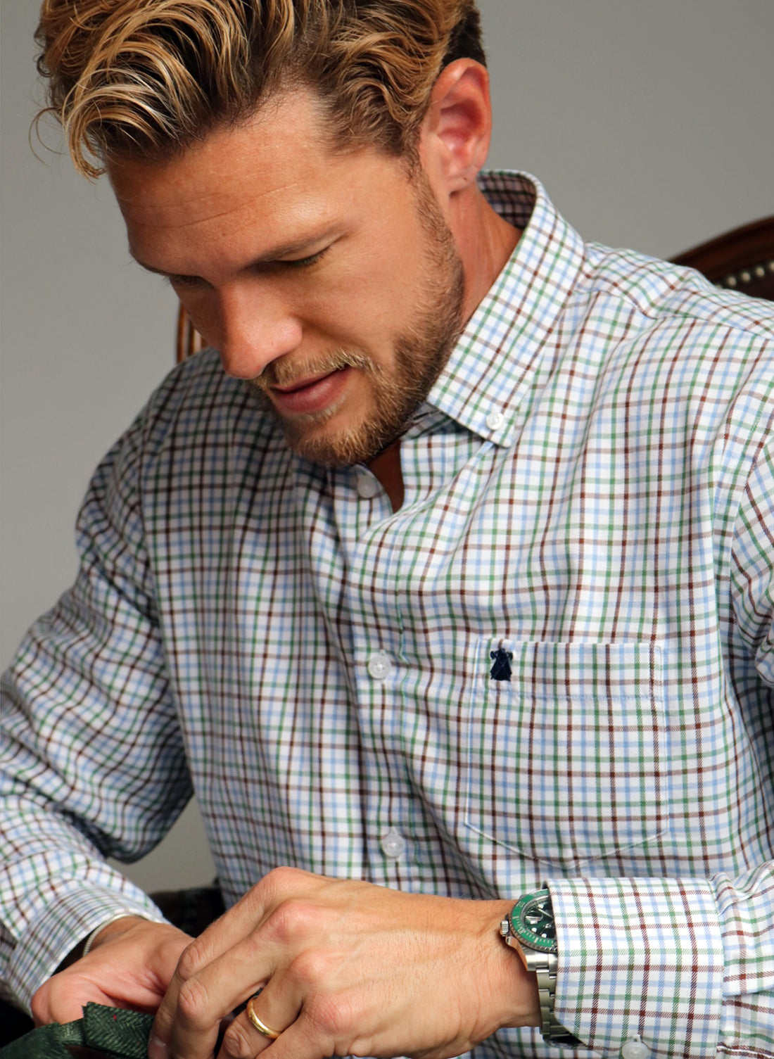Herrenhemd mit Button-Down-Kragen und Feldkaros