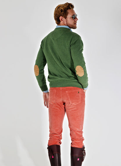 Grüner Pullover V-Ausschnitt Ellbogenschützer Man